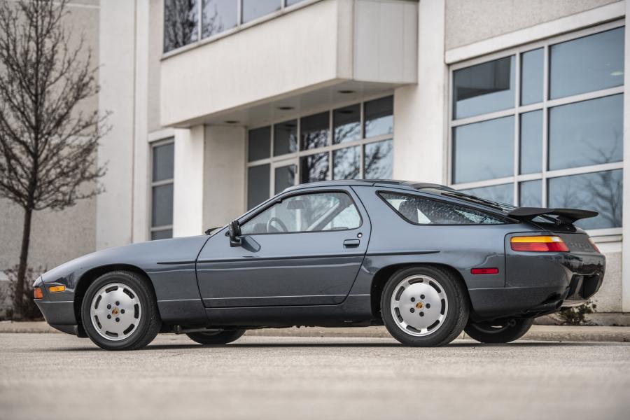  Porsche 928 S4 1988 года  (фото 13 из 70)